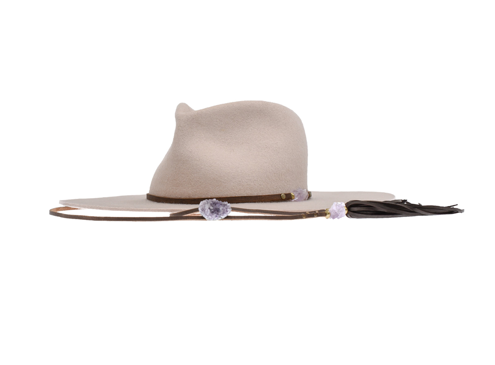 Ninakuru wool hat with amethyst.