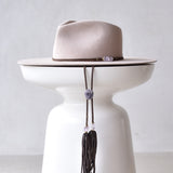 Ninakuru wool hat with amethyst.